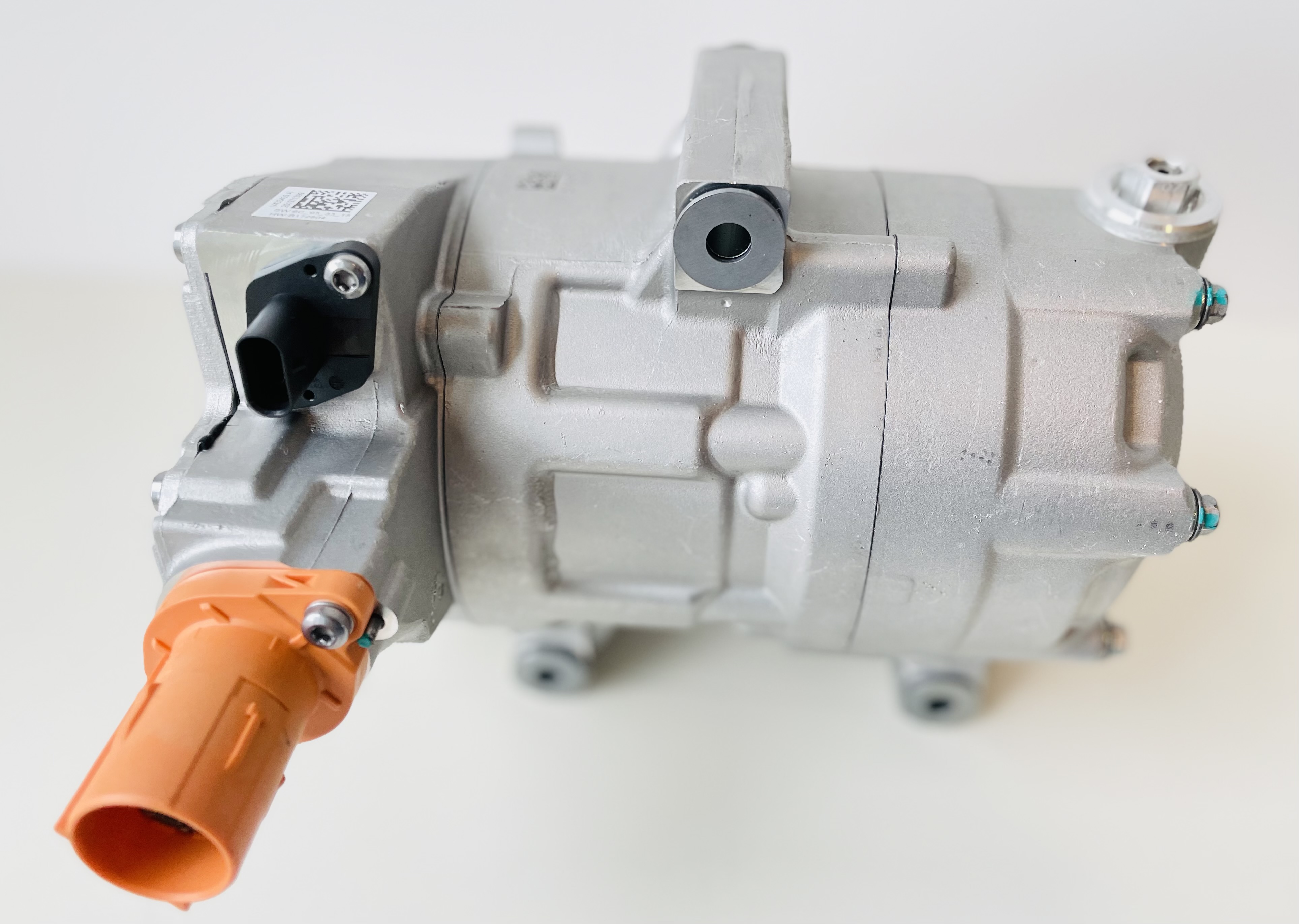 Elektryczny kompresor klimatyzacji Valeo (EDC Electrical Driven